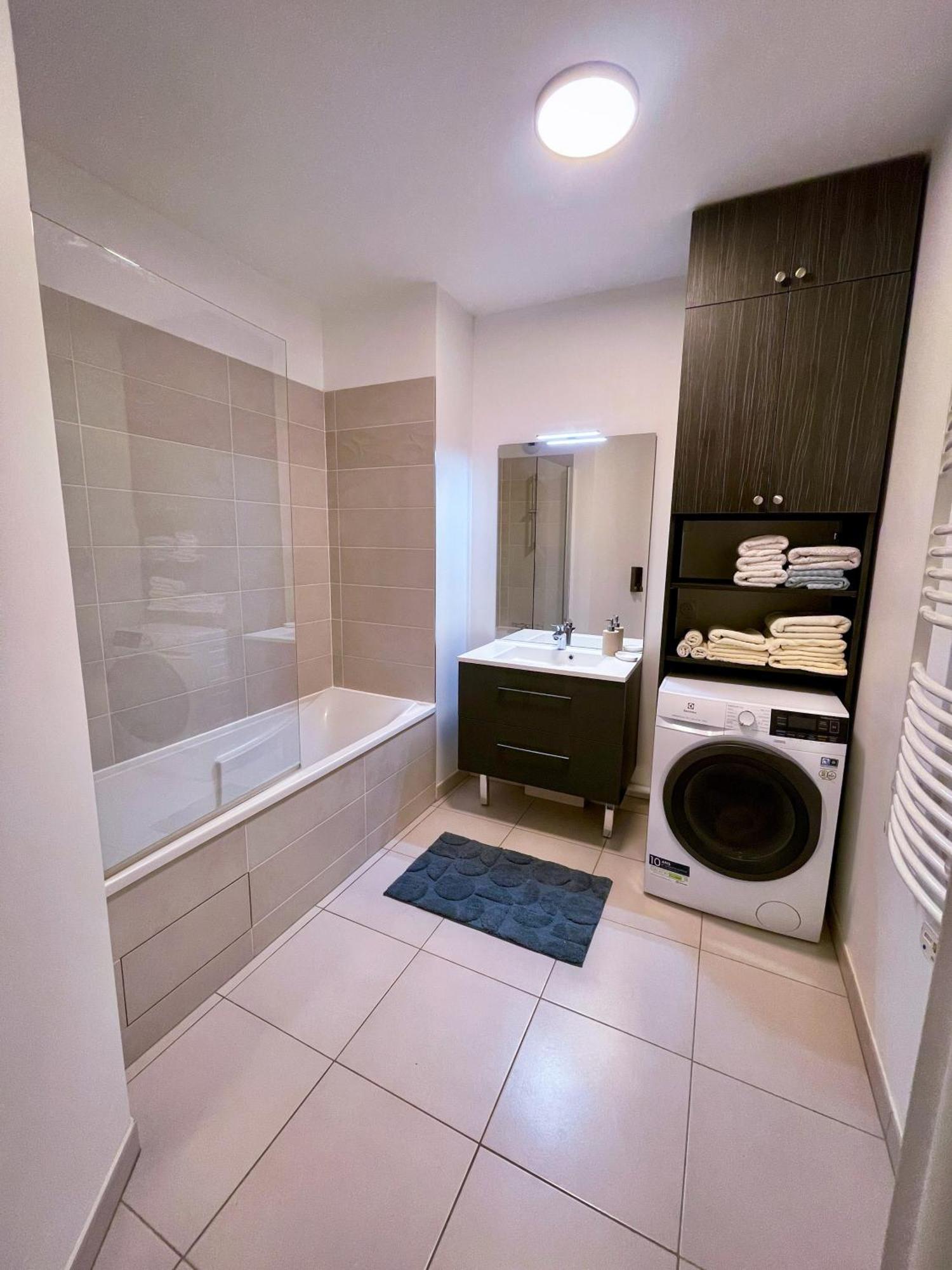 Grand Appartement Clichy Exterior foto