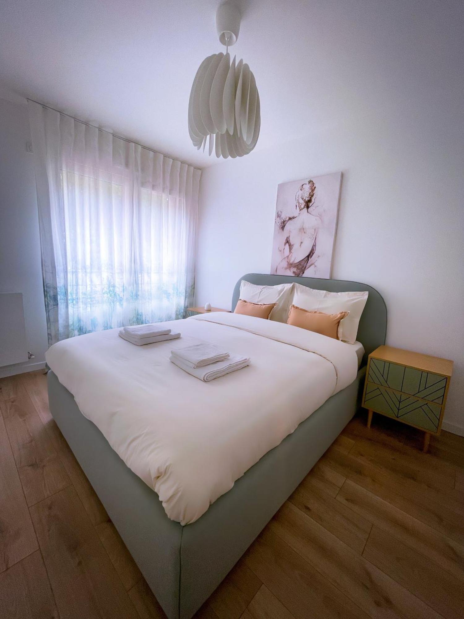 Grand Appartement Clichy Exterior foto
